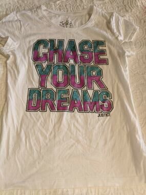 Justice girls sz. 14 "Chase your dreams" front design tee. Cute, fun